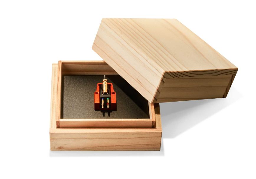 sumiko_oriole_wooden_box.jpg